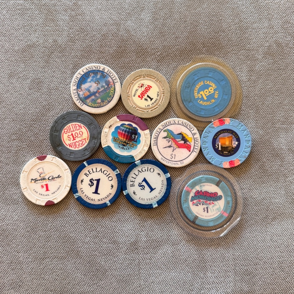 Lot of 11 $1 Chips Golden Nugget Hotel Sahara Mandalay Bay & More